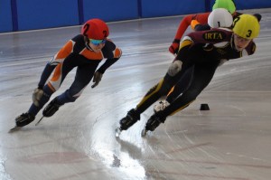 Marijn van Esch (links met nummer 2)