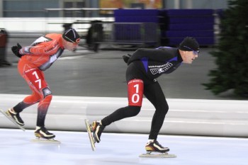 Jan op 't Hoog op kop tijdens de marathon (foto Henk Haans)
