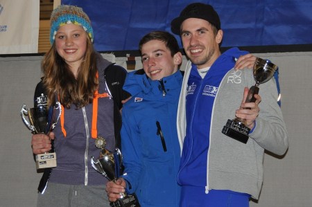 De winnaars van de "Van Dam Bokalen" v.l.n.r. Merel Bertens, Marijn van Esch en Menno Haans