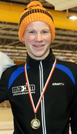 Martijn Weber met zijn eerste prijs van de marathoncompetitie (foto Jeroen Happel)